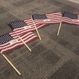 ‘Merica hand flags